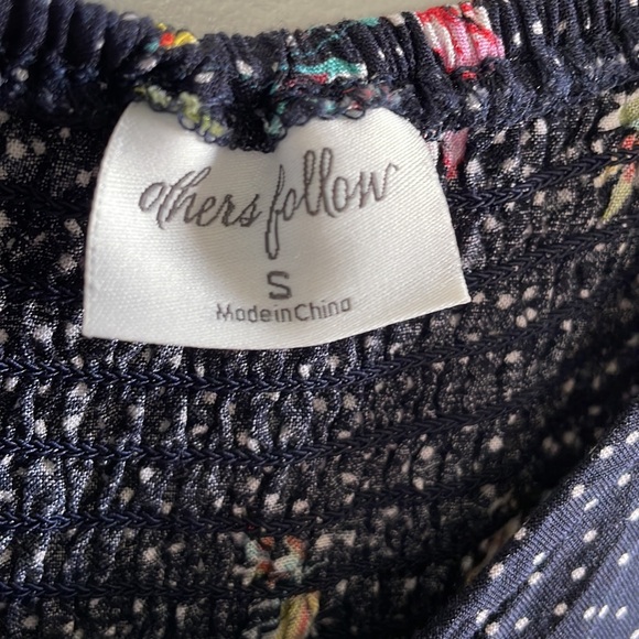 Navy Floral Romper - Picture 3 of 10